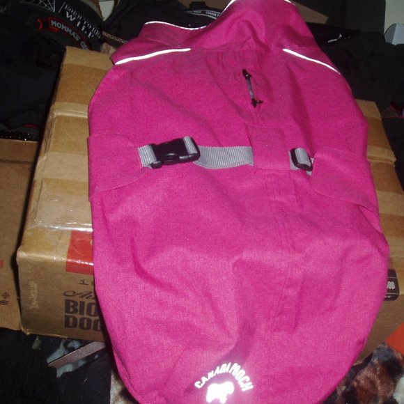 Canada Pooch Pink Expedition Raincoat & Chilly Dog - Picture 2 of 16